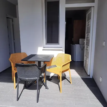 Silver Boglar Apartment *